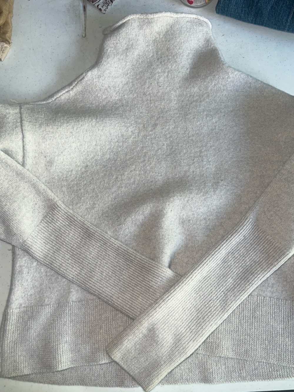 Wilfred Cream Turtleneck Sweater size xxs 100% merino wool
